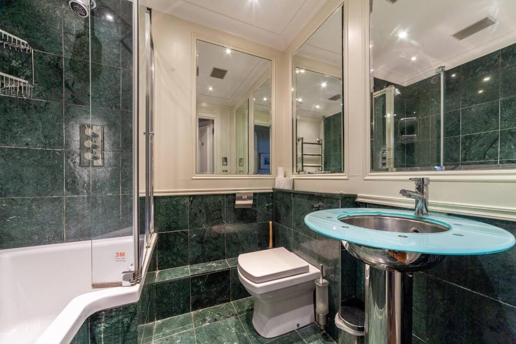 Elegant 2-bedroom Flat In South Kensington, * London